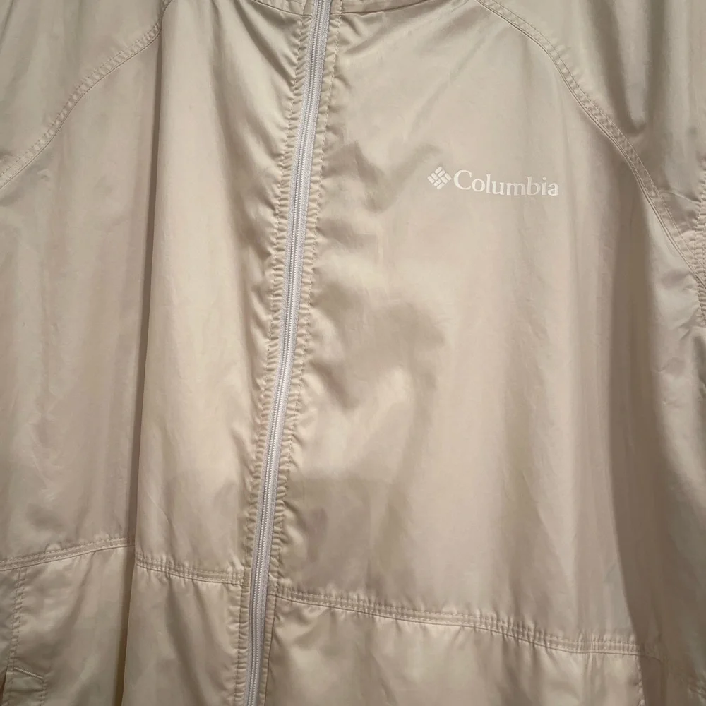 Columbia Off-White Hooded Jacket XL